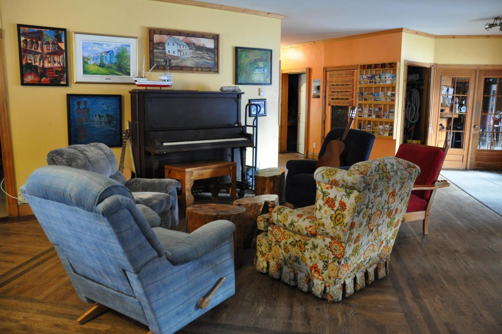 Auberge Jeunesse De Tadoussac Eksteriør billede